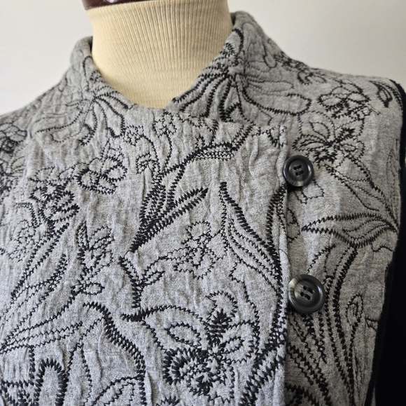 KNITTED & KNOTTED ANTHROPOLOGIE NWT Floral Embroidered Black/Gray Sweater Jacket - Picture 5 of 16